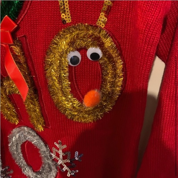 EUC Christmas Sweater Size Small Very cute bad pictures but nice Sweater. - Picture 3 of 4